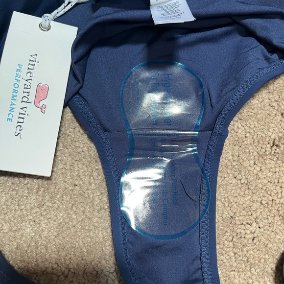 Vineyard Vines Deep Bay Scallop Bikini - Picture 5 of 7